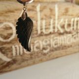 Must ahhaat inglitiivakujuline ripats