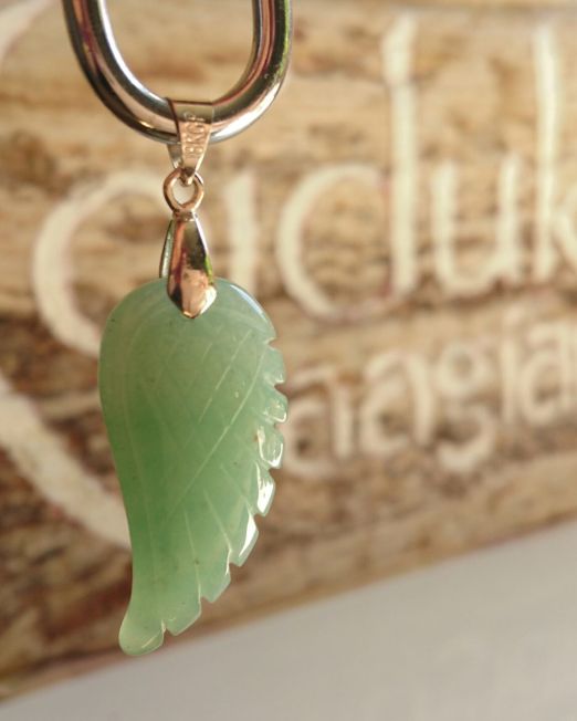 Roheline aventuriin inglitiivakujuline ripats