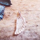 Mäekristall inglitiiva-kujuline ripats