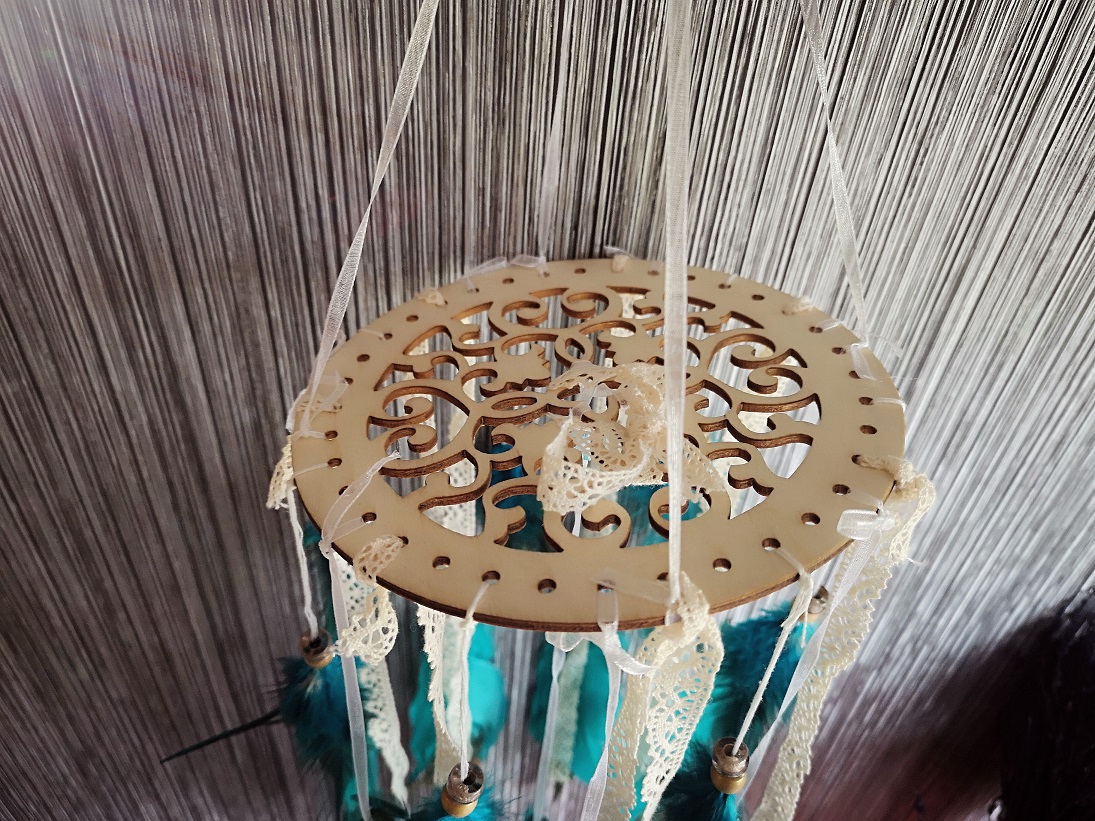 “Teistpidi” unenäopüüdja graveeritud rõngaga | Koidukuma disain