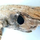 Must oonüks tilgakujuline hõberipats