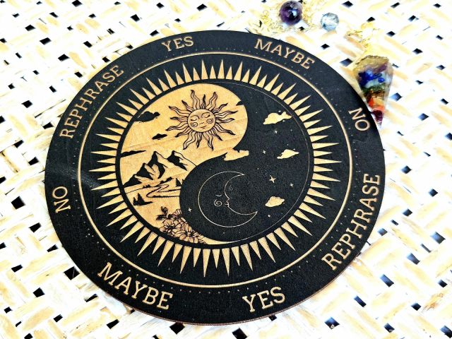 Pendeldamise ennustamise alus Yin Yang