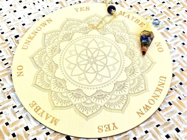 Pendeldamise ennustamise alus Mandala