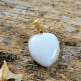 Valge jaad südamekujuline ripats