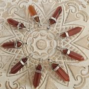 Karneool kahe tipuga ripats