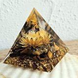 Orgoniit väe püramiid tiigrisilm lootos