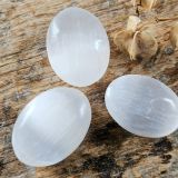 Seleniit poleeritud kivi pihukivi