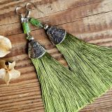 Roheline jaad kõrvarõngad niidiripatsiga