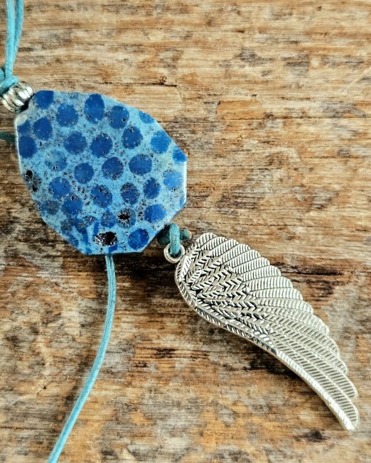 Boho-kaelaehe sinine fossiilkorall