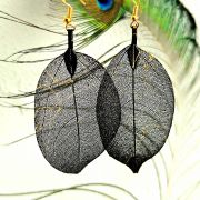 Kõrvarõngad Lehed must kuld | Koidukuma disain