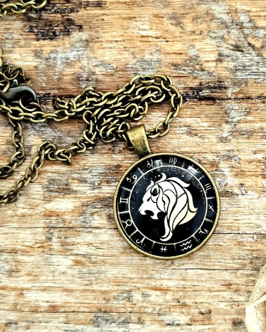 Lõvi sodiaagi medaljon / komplekt